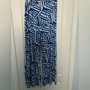 Gently worn once Chico's Navy and White Abstract Wide Leg Pants